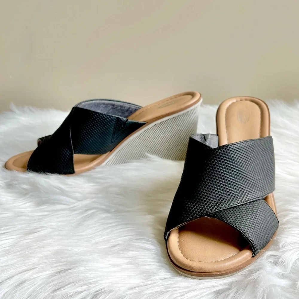 Dr. Schools Black Textured Crossover Sandals